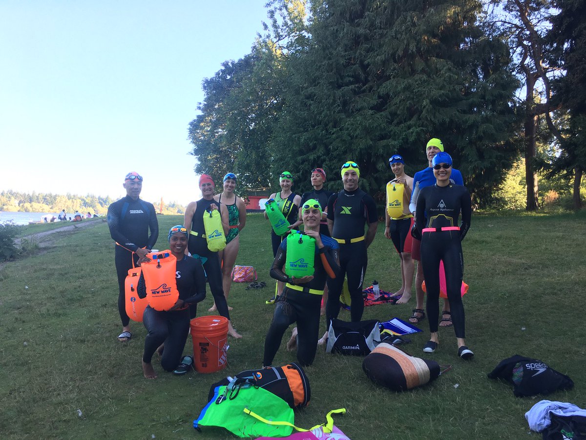 Had a awesome swim at Greenlake on Friday night! These happen every Monday and Friday night find us on Meetup and come and join us! #newwaveswimbuoy #newnewwaveswimbuoy