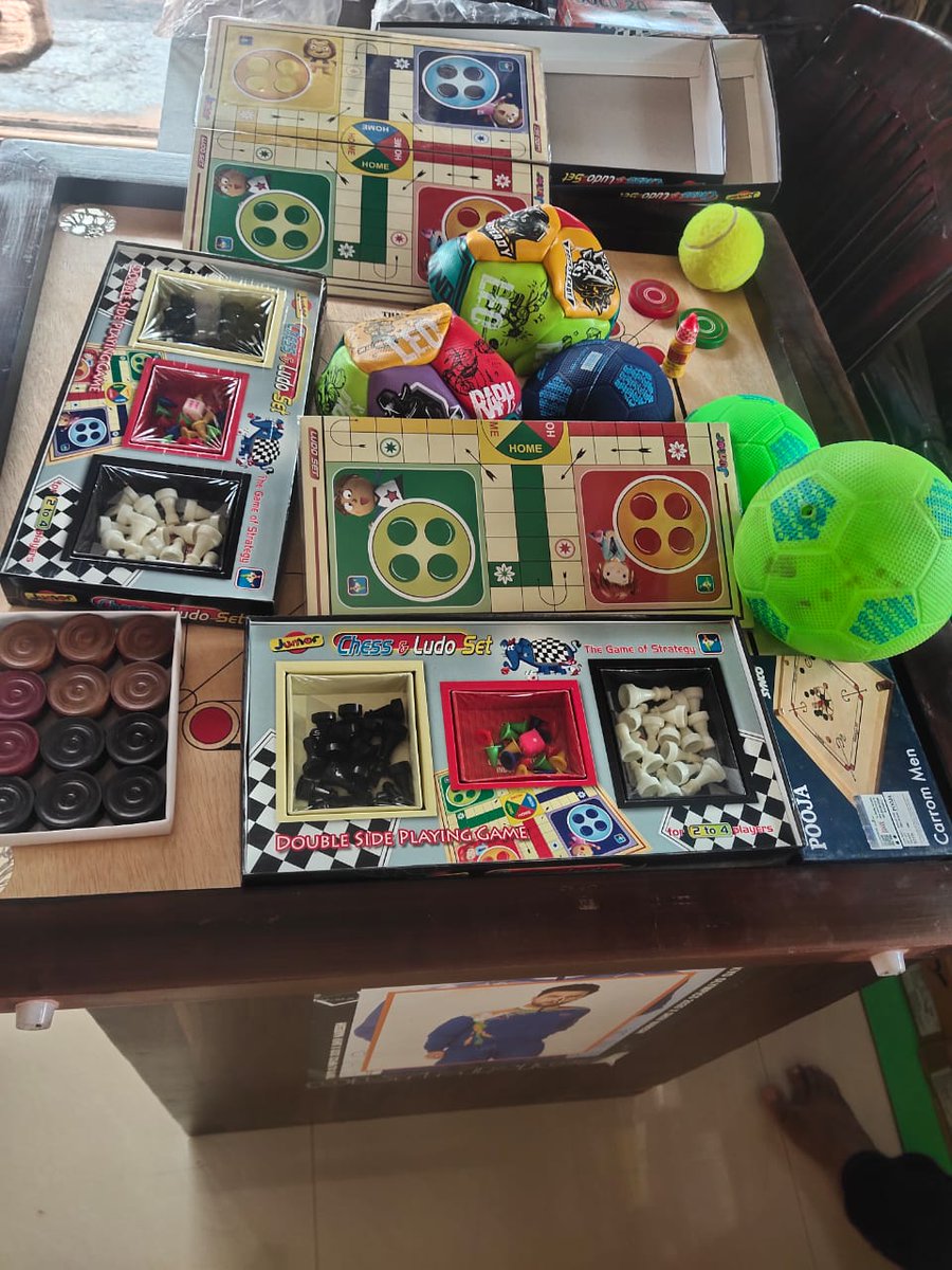 sharathpdo's tweet photo. @readingkafka @shilpa_nag Tq Respected madam,play kits for students @ library in Aliayabad gp. https://t.co/qFIUKwt8Du