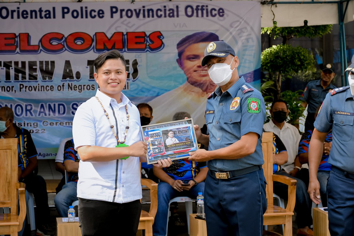 negorppopro7's tweet photo. Negros Oriental Police Provincial Office conducted a Traditional Monday Flag Raising Ceremony on August8, 2022, at 8:00 AM, spearheaded by PCOL GERMANO P MALLARI, PD with Guest of Honor and Speaker, Hon. Kurt Matthew A. Teves, Deputy to the Governor, Province of Negros Oriental. https://t.co/NEj1NKIJrm