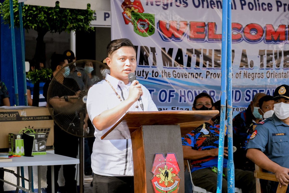 negorppopro7's tweet photo. Negros Oriental Police Provincial Office conducted a Traditional Monday Flag Raising Ceremony on August8, 2022, at 8:00 AM, spearheaded by PCOL GERMANO P MALLARI, PD with Guest of Honor and Speaker, Hon. Kurt Matthew A. Teves, Deputy to the Governor, Province of Negros Oriental. https://t.co/NEj1NKIJrm