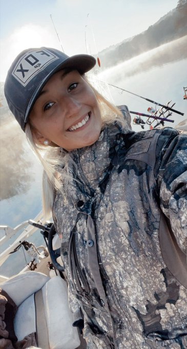 Watch Lucy's leaked NSFW photo on TwXstars