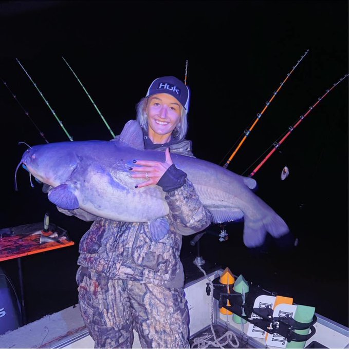 Watch Lucy's leaked NSFW photo on TwXstars