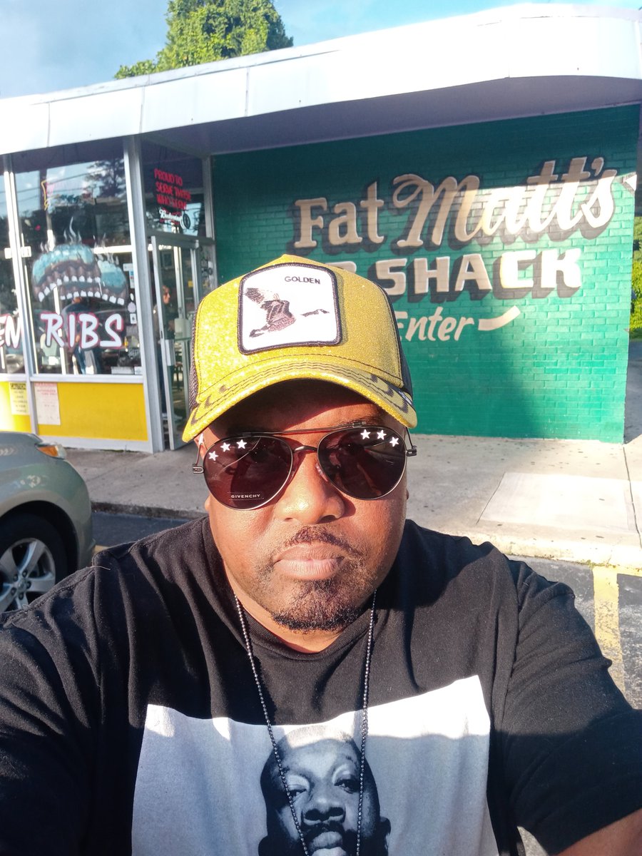 losferrari's tweet photo. World famous #FatMattsRibShack to go #Atlanta #Buckhead #foodie #Ribs #Bbq 🍽️🔥 https://t.co/4BggUV3kK7