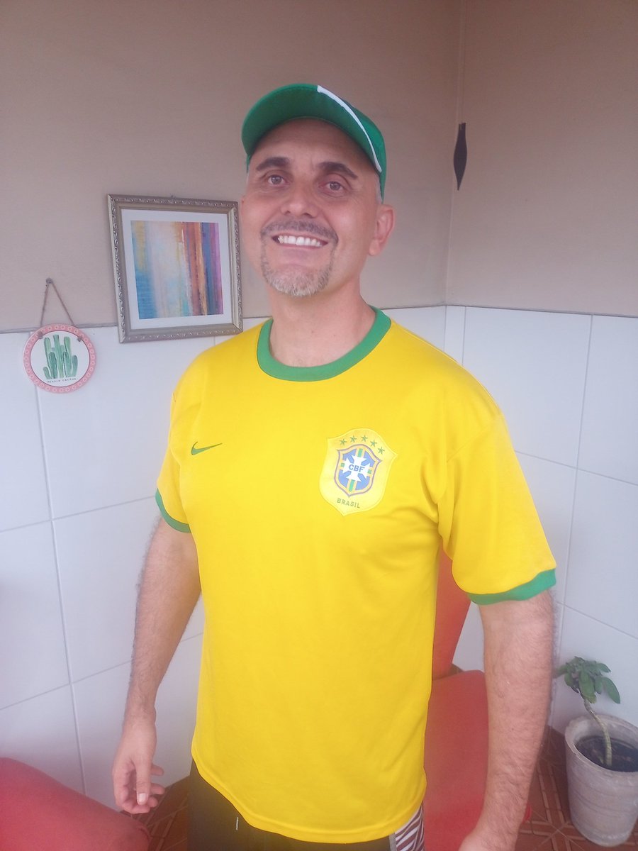 MeiraGutemberg's tweet photo. Lutar, vencer, progredir e conquistar é o meu lema.
🇧🇷🇧🇷

#Brasil #Brazil #prb #EuSouBolsonaro22 #BolsonaroReeleitoEm2022 #BolsonaroNoPrimeiroTurno 
#PATRIOTISMO 
#JairBolsonaro https://t.co/WYl7TivScg