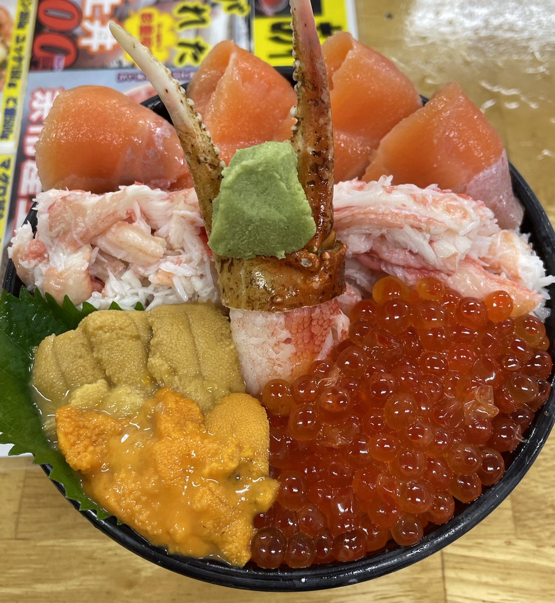 Pprk_pad's tweet photo. 最後帰る前に再度小樽で海鮮丼🙍‍♂️
お土産も買えたし満足🙍‍♂️🙍‍♂️ https://t.co/hwchbhiQZQ