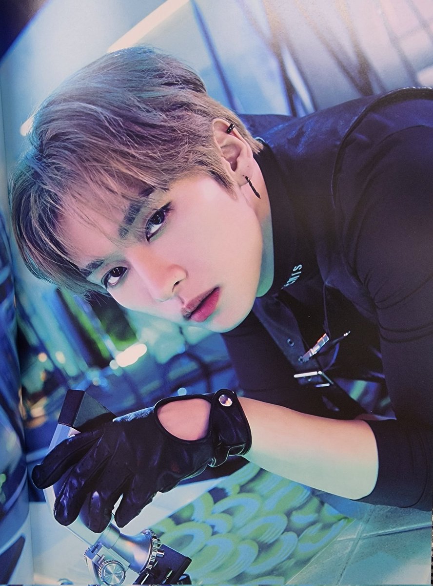StrayKidsPL's tweet photo. 📸| Skany zdjęć @Stray_Kids pochodzących z photobooka powstałego z okazji "MANIAC Tour".✨

#StrayKids #StrayKids_2ndWorldTour #스트레이키즈 (1/2) +
cr.tmt_stay https://t.co/0cgQWfcHBr