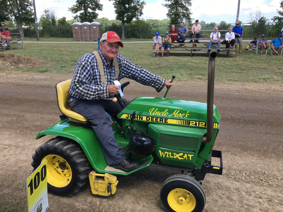EKGTP's tweet photo. #comberfair2022 #tractorpull #essexkentgardentractorpullers https://t.co/N7QbgyOPQg