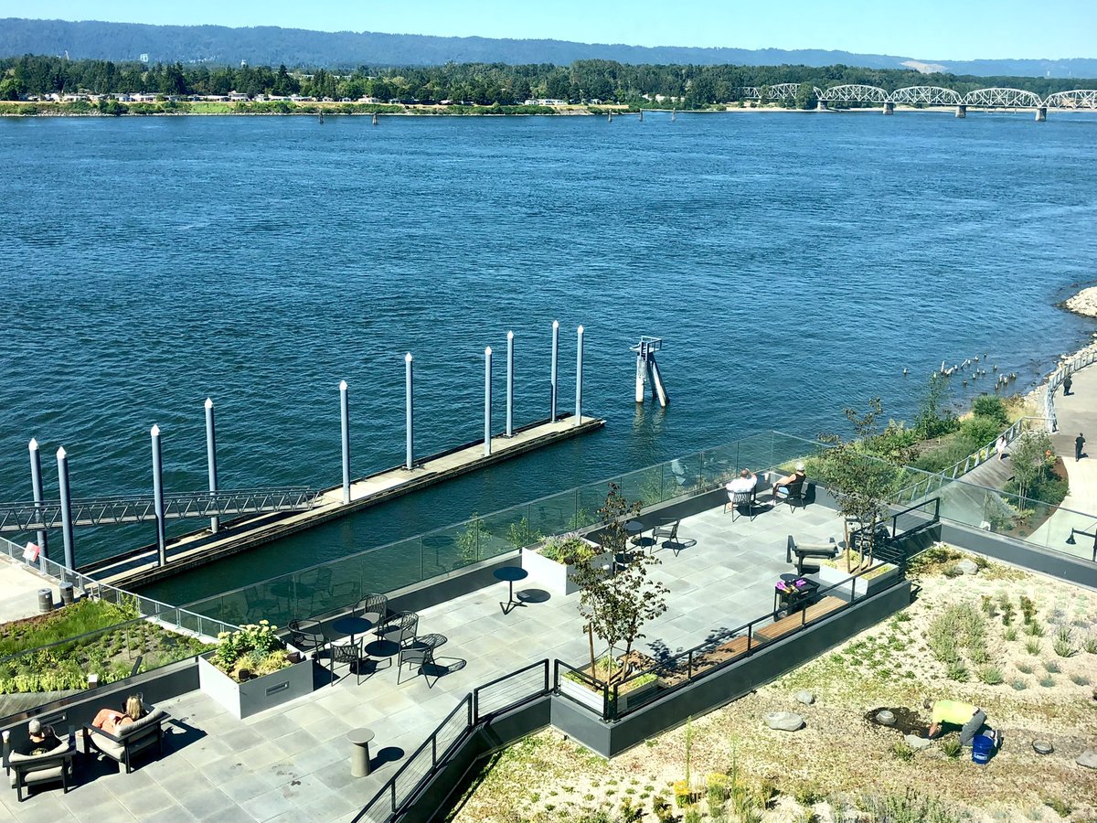 CindyEasley6's tweet photo. Road trip and overnight with my bff. ❤️
Vancouver waterfront = short trip, incredible destination. 
Experiencing beauty in our own backyard! https://t.co/nzxV7PoUvq