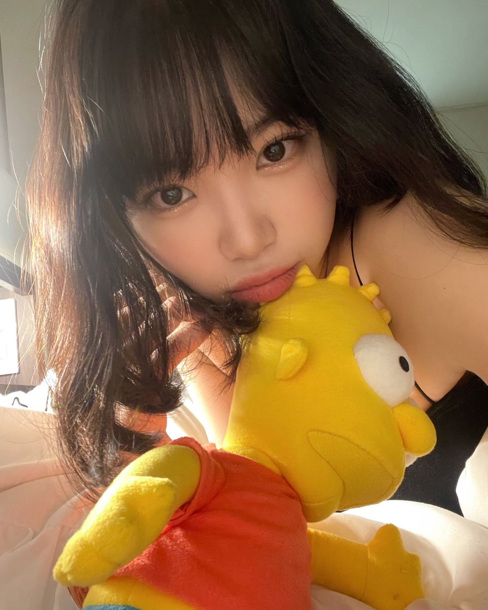 chaewbot's tweet image. 𖥻    wonie llego ִֶָ

hola cielo soy un nuevo bøt de #chaewon miembro de le sserafim y fui creada para acompañarte y demostrar cuánto te amo . . . me puedes [@chaewbot] si es necesario o solo enviarme un dm, estoy aqui para ayudar en lo que pueda &amp;lt;33

╰   ¿↻ +  ♡ ?