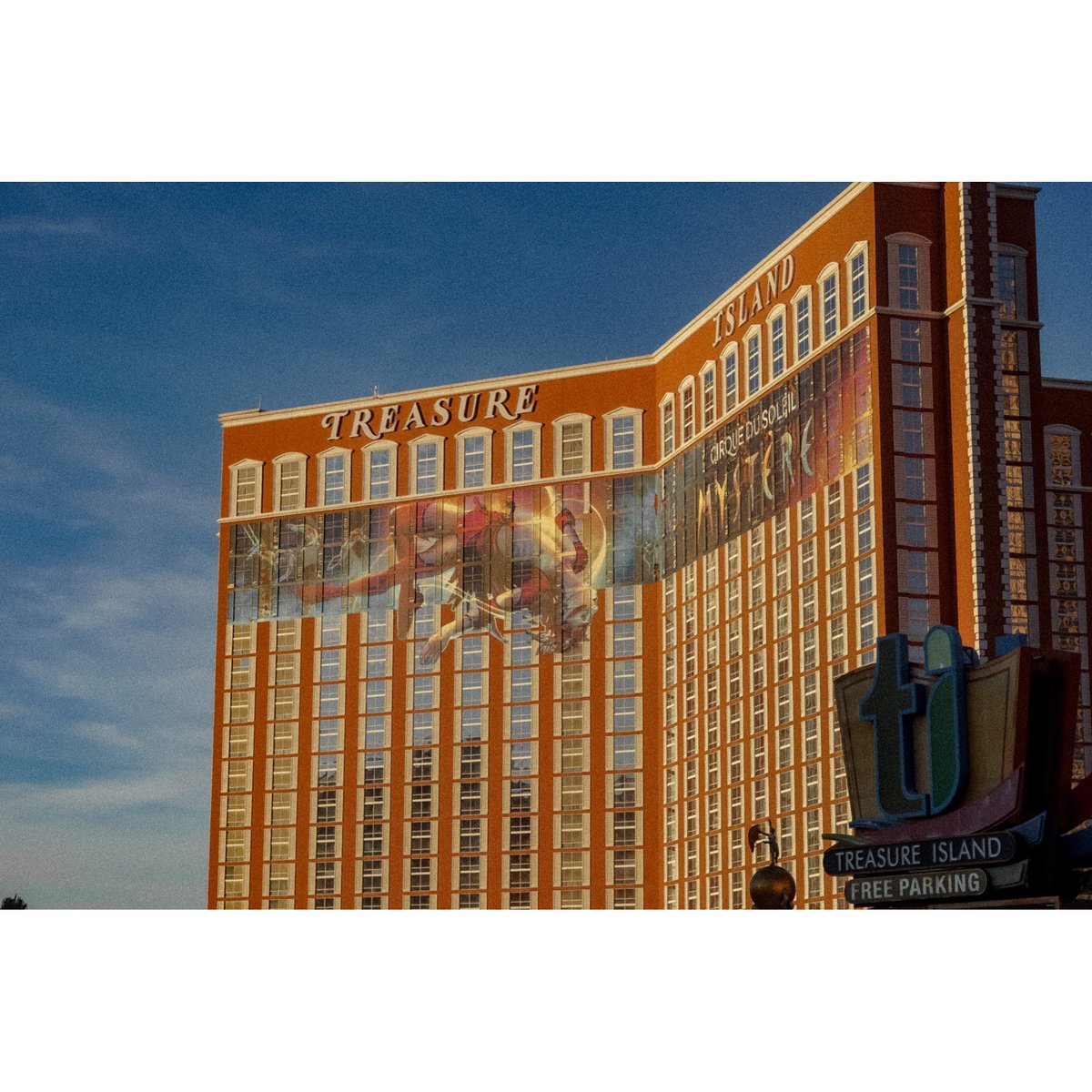 <a href="/TheSneakyLens/">thesneakylens</a> #sunset