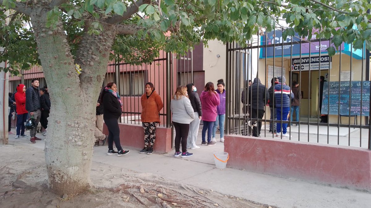 CIC1Solidaridad's tweet photo. Móvil QUIRÚRGICO BIENESTAR ANIMAL🐶🐱 nos visita
El viernes 5 de agosto se otorgaron 150 turnos  los cuales cubren toda la semana con un cupo de 30 castraciones por día
Recordamos a los vecinos que llevaron su turno, leer  y cumplir los requisitos prequirurgicos.
@RomeroBettina https://t.co/iln9rbPhKE
