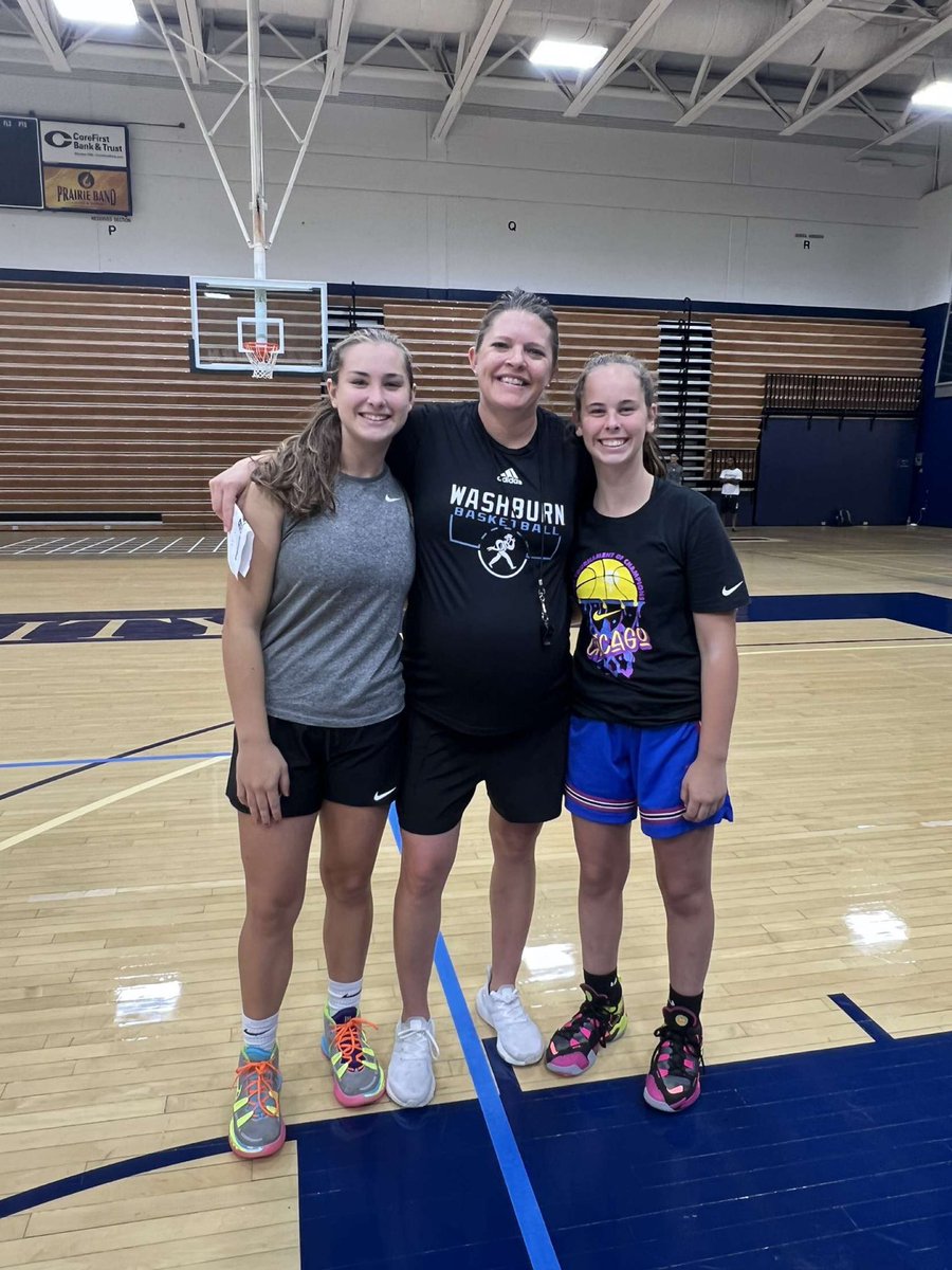 Had a great time at the <a href="/IchabodWBB/">Washburn WBB</a> Elite Camp today! Huge thanks to <a href="/coach_wes42/">Lora Westling</a> , @jnaesquires , <a href="/WillMarchino/">Will Marchino</a> , and all the players who helped put it on! Also had fun with some of my <a href="/LadyProspects/">Lady Prospects Basketball Club</a> teammates and my sister. Go Bods!