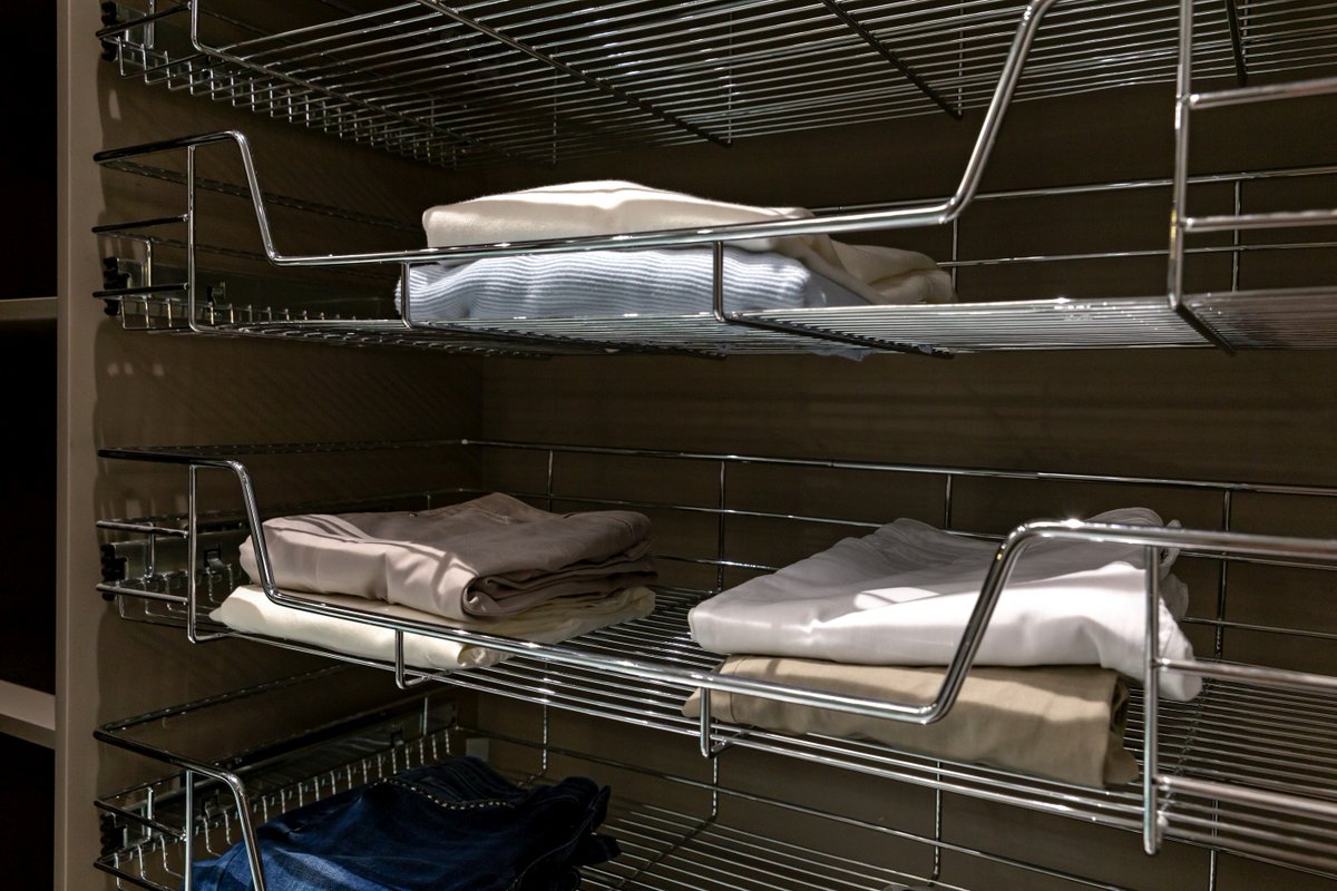Sliderobes's tweet photo. Turn awkward spaces into useful
places. You’d be amazed at our options of fitted
wardrobes for sloping ceilings. This white glass and
mirror-fitted wardrobe features five classic sliding
doors. Book a FREE design consultation  https://t.co/L417n6wjwD
#SlidingWardrobes #Sliderobes https://t.co/8617uCFcdA