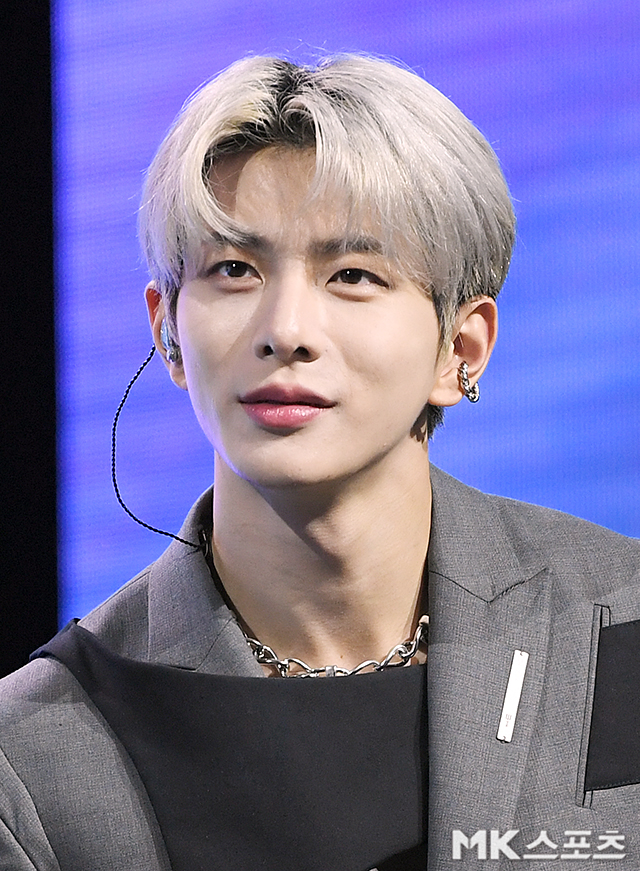 bloomingbomin's tweet photo. [📸| @Hi_Goldenness] 220808 เจ้าโบมินจาก Golden Child '#GoldenChild_AURA' Press Showcase ✨🌸(7)

🔗 https://t.co/iGWnd4MXmC
🔗 https://t.co/ZVyBMaebDN
🔗 https://t.co/4TPD6NbybT
🔗 https://t.co/v1E1K8JNAQ

#BOMIN #최보민 #보민 
#GoldenChild #골든차일드 @GoldenChild
#리플레이 https://t.co/lVSsk2UYm5