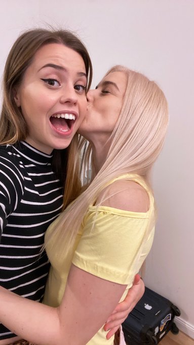 Kisses from Nesty 😘 https://t.co/vRkwuJAZ5X<a href="/tag/summer"class="tags"><span>#summer</span></a><a href="/tag/sexy"class="tags"><span>#sexy</span></a><a href="/tag/jamieyoung"class="tags"><span>#jamieyoung</span></a>