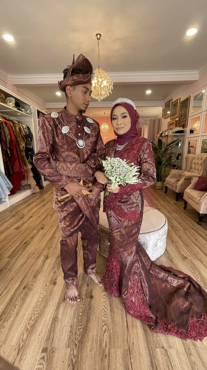 shapqaa's tweet photo. New Busana from #nhazzromantisbridal 
❤️ https://t.co/SHYVzzMFHs
