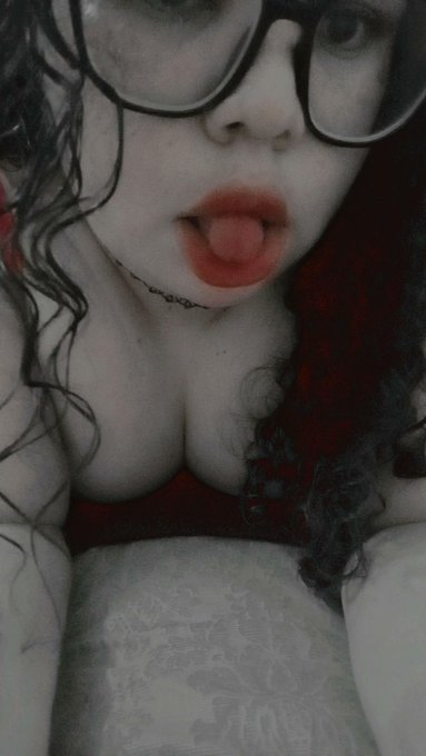 Holi ah&iacute; los veo 🖤🕸️  Of https://t.co/4xy20brxqN Ig beth_explict  Tw BExplict97   #Goticaculona&nbsp;#Darks<a href="/tag/cute"class="tags"><span>#cute</span></a><a href="/tag/pies"class="tags"><span>#pies</span></a><a href="/tag/medias"class="tags"><span>#medias</span></a><a href="/tag/sigueme"class="tags"><span>#sigueme</span></a><a href="/tag/curvygirl"class="tags"><span>#curvygirl</span></a><a href="/tag/gothgirl"class="tags"><span>#gothgirl</span></a>