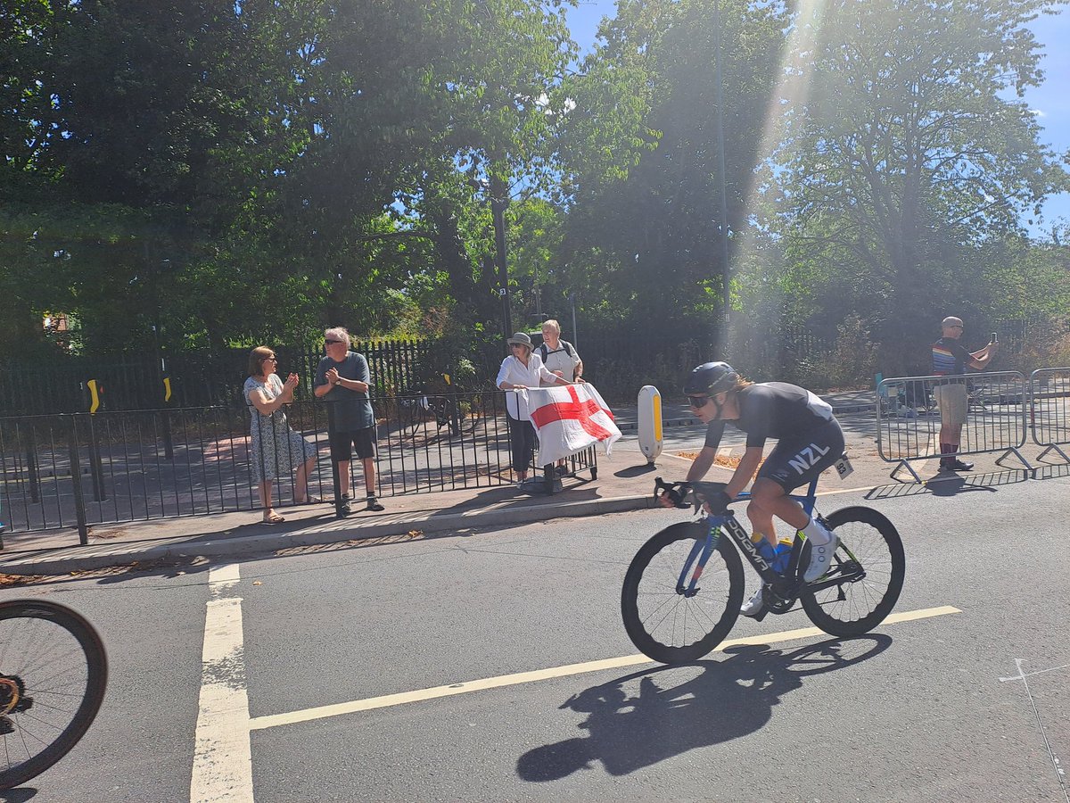 FrancesH_S's tweet photo. Brilliant afternoon watching the road racing #Birmigham2022 in Warwick yesterday #Warwickshire https://t.co/2Zlp3s6YN8