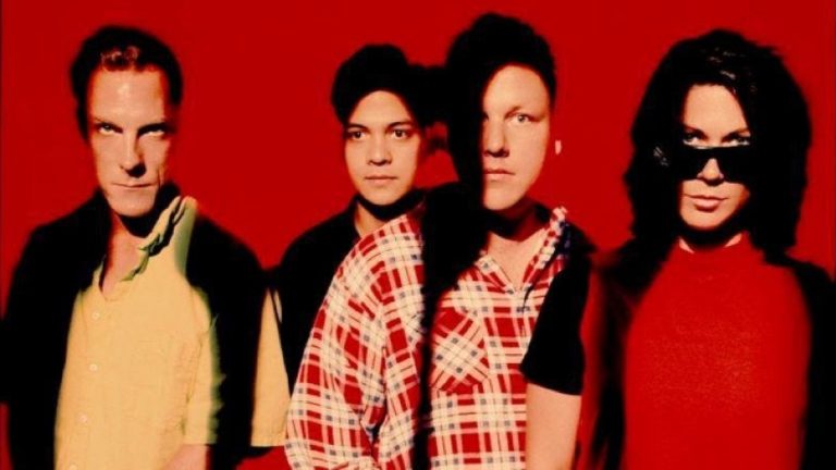 Pixies - Planet of Sound (Live)

▶️ Video: youtu.be/SvKCJDUBE2w