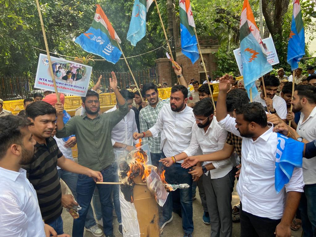 NSUI tweet media