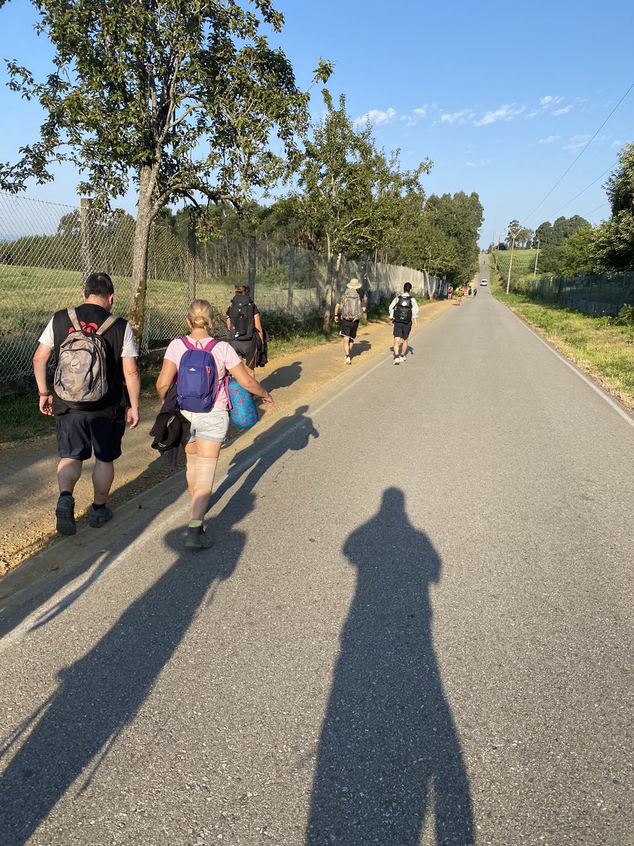 t_hersche's tweet image. 5 km bis nach Santiago