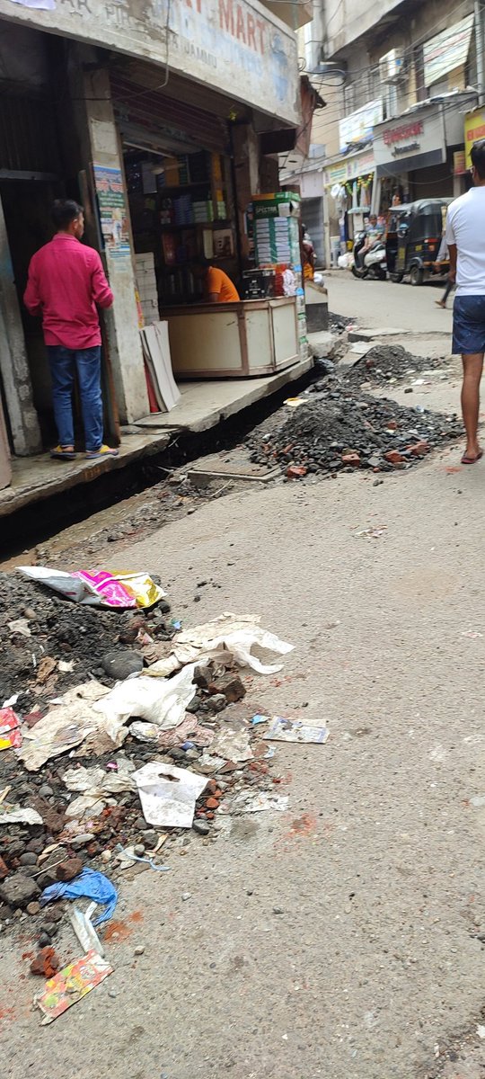 RAJANGANDHI's tweet photo. Bazaar #PeerMitha same story
@manojsinha_ ji
@Jammu_SmartCity or Garbage City u decide
What is ur admn upto
@PMOIndia @HMOIndia bahut ho chukki destruction in the name of development 🙏🙏 https://t.co/k7ogPcZDmY