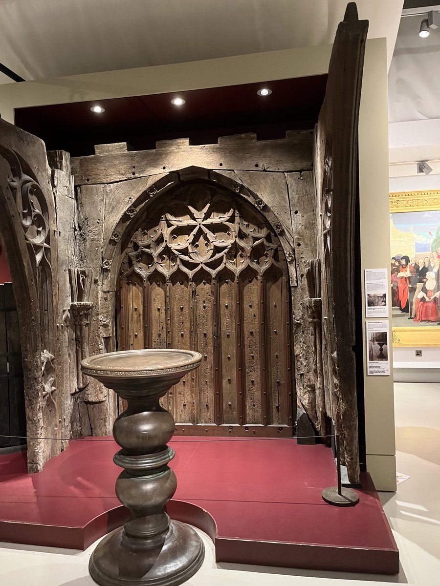 Barb_Drummond's tweet photo. Incredible survivor #SpicersHall on what is now #WelshBack #Bristol Home to leading merchants. Think precursor of #MerchantVenturers met there. Strangers had to sell& store hoods here #MShed #history #Woodnesday https://t.co/O4b38w85sm