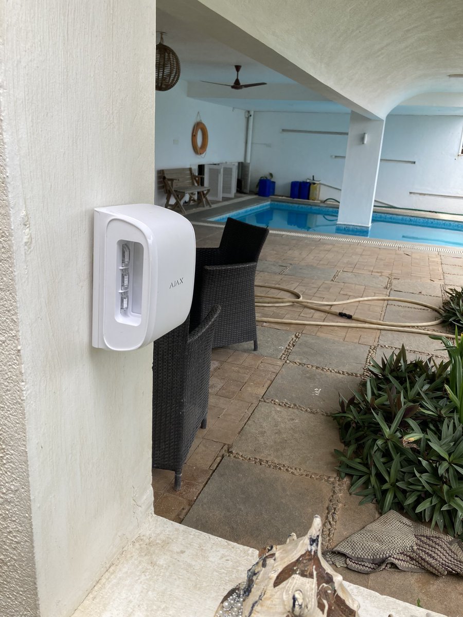 senthilb84's tweet image. #ajaxsystem Outdoor Dual Curtain. Forms a laser perimeter fence upto 30m. Site spec requirement shown below, was for 14m and works perfectly fine. Best part is, as always no wires
Newly launched, stock available #chennai 
#wirelesssecurity #perimeterprotection #perimetersecurity