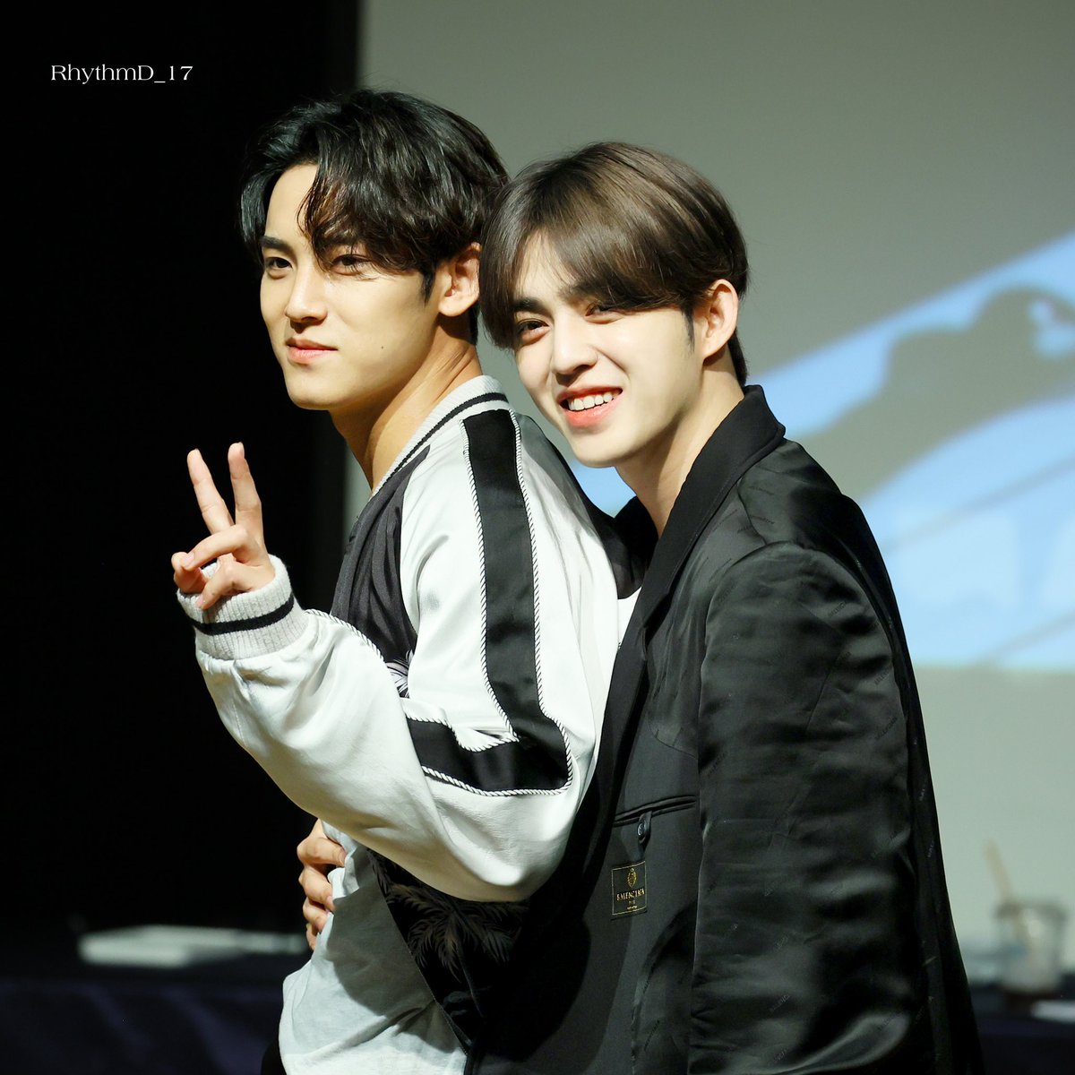 22.08.08

Happy Birthday to our best leader
S.Coups♥️

#SCOUPS #에스쿱스
#MINGYU #민규
#SEVENTEEN #세븐틴