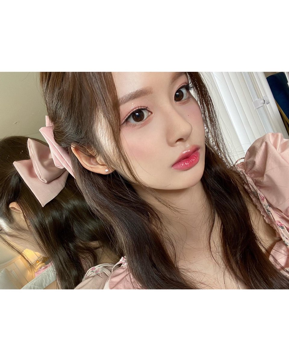 nmixxpics_'s tweet photo. NMIXX official instagram update with Sullyoon https://t.co/vKUnV6qQy0
