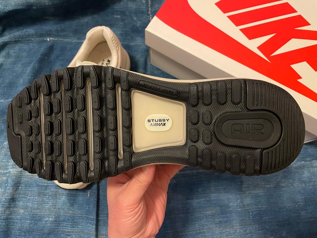 master_dnk's tweet photo. オンライン購入のstussy AIR MAX 2013届いた☻ https://t.co/ifEsxOFcG8