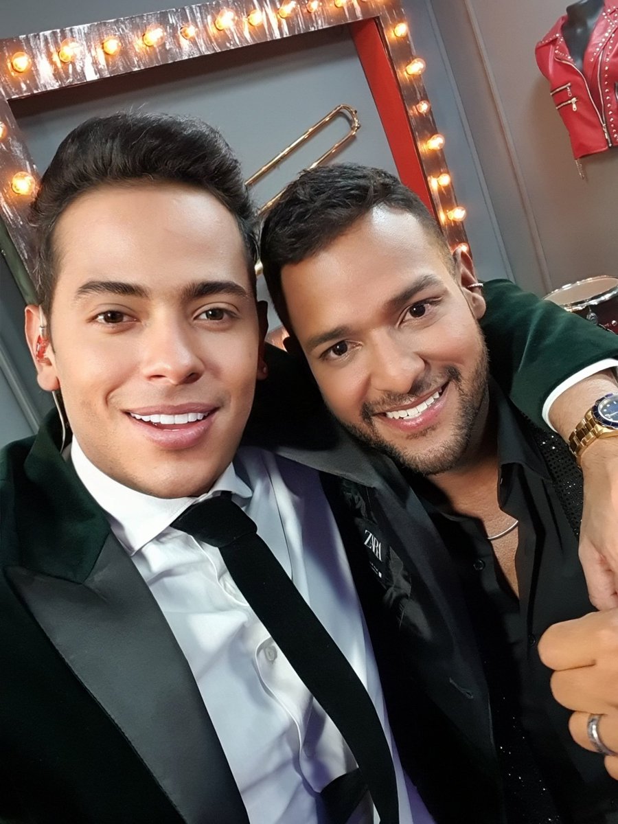 OrlandoLinan's tweet photo. FELICITACIONES #Heyner Cantantazoo ... Que buen Regalo le diste hoy al Ejército en su día ... Que viva Lorica aquí tienen su artista; un soldado que debajo de su camuflado tenía El #factorx  #factorxcolombia https://t.co/0EXx14X71s