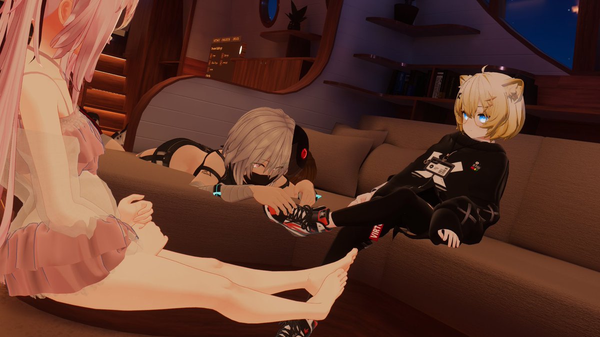 寝てしまったしゅりさん....!
みんなで東京の話したりのんびりしたり! 