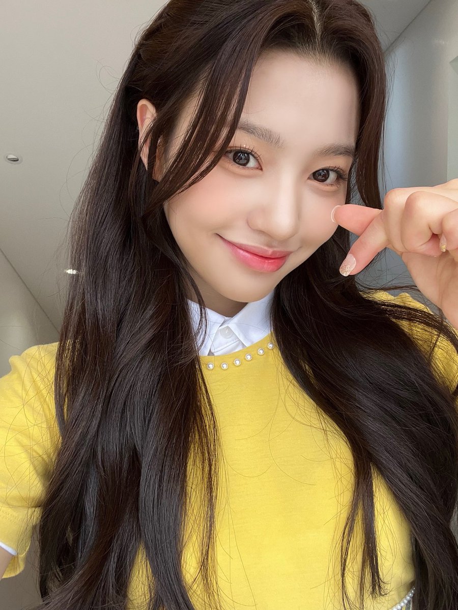 05csrpics's tweet photo. duna fancafe update #강두나 #첫사랑 https://t.co/V3iK90IJ5T