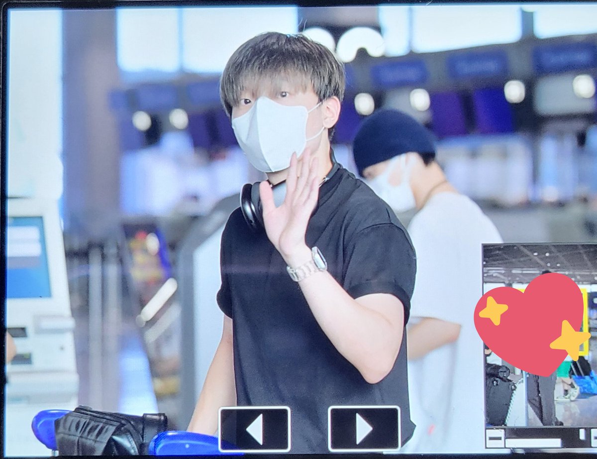h_h1104's tweet photo. 220808 NRT  출국(@DIA_CRUNCH) #오뷔 #OV  #디크런치 https://t.co/wL1EtixVi4
