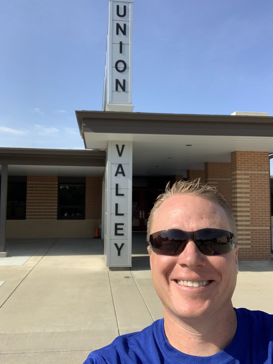 AndrewCherry22's tweet photo. Tomorrow I start year 15 of my teaching career! New School = New Opportunities. Excited to be a part of the Buhler School District! Go Crusaders! https://t.co/f4sLEjA6Tr