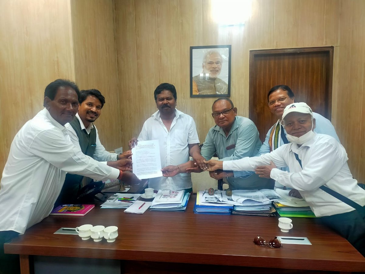 DiggiManik's tweet photo. Modi Sarkar ke uppar bharosa hai..unke tenure mai ho Bhasa ko samvidhan ki 8th schedule mai jagah denge aisa biswas aur bharosa hai
"HO" to be included in 8th schedule of Indian constitution
#HoFor8thSchedule 
@PMOIndia @rashtrapatibhvn @RahulGandhi @AmitShah 
@ndtvindia @aajtak https://t.co/clFK5s3s8Y