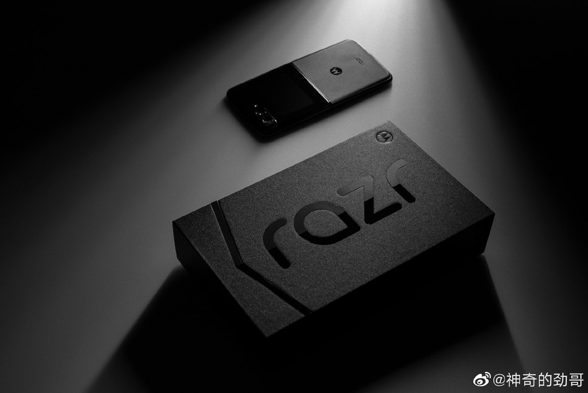 DemYan_OF's tweet image. Motorola RAZR 2022 BOX😳 #Motorola #Razr2022 #Google #Android #AndroidDev #Xiaomi