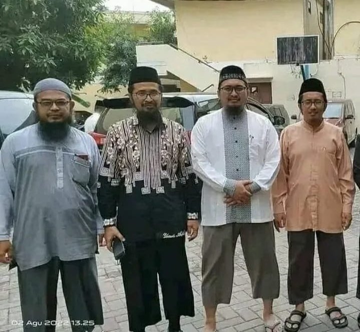 daRNobukandoRNa's tweet photo. Ada yang tau nama Celana ini apa.. ? 🤭 https://t.co/fBLXdFHJRB