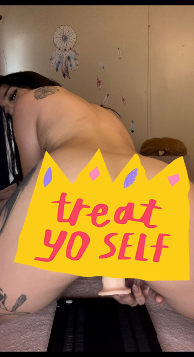 nothingbuttjaz's tweet photo. Almost 23 👑 🍰 🥳  #selfcaresunday 
https://t.co/rtyzULUIk9 https://t.co/Z1BHPh9WHN