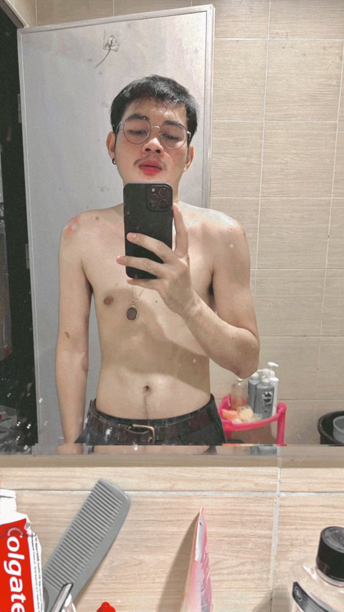 Sigzak3's tweet photo. ชีวิตมันเศร้า ขอเหล้ากับถุงยาง 😛😛😛
#หนองบัวลําภู #fwb https://t.co/Oalm2r5q1o