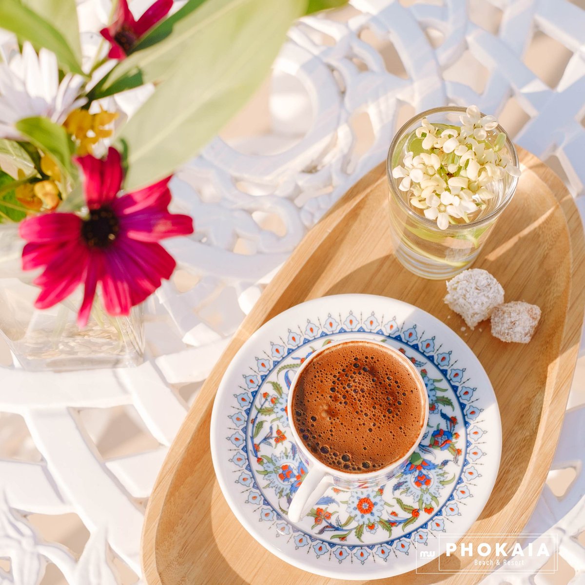 mwphokaiaresort's tweet photo. A pleasant morning coffee at Coffee Corner.
~
#mwphokaia #MarkWarnerHolidays #mwholidays #mwmoments #Izmir #izmirotel #Foca #eskifoça #Hotel #Beach #England #UK #Phokaia #SummerHoliday #Holiday #summer2022 #Vacation #Turkey #naturalmindful #dreamvacation #coffeetime https://t.co/QoU5kAr4L0