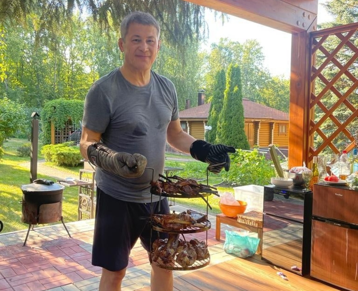 Хабиров на даче