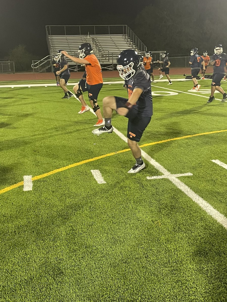 JEHSFootball's tweet photo. Midnight Madness #EconFootball https://t.co/ukhMnqnZVf
