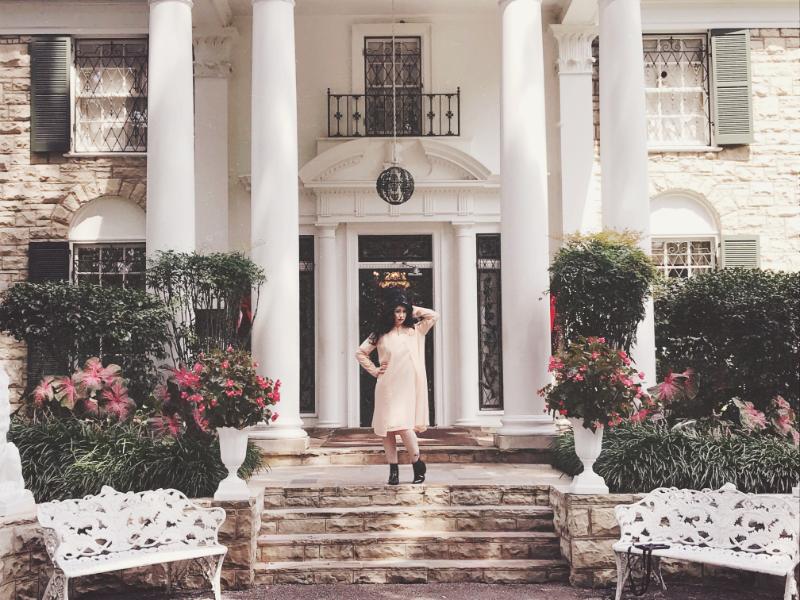 EricaCase's tweet photo. My friend, Erica, is a finalist in the Elvis Week! Story Contest, hosted by The Guest House at Graceland. Help me rally votes: https://t.co/UL4fu33tSk @GHGraceland https://t.co/PuY2Vq8ioz