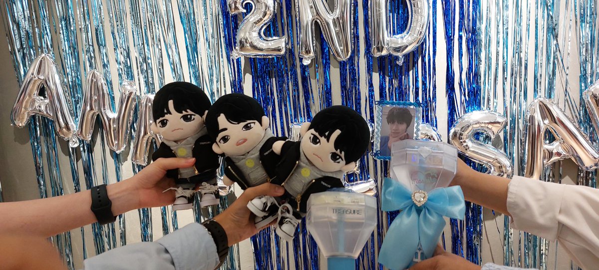 izz_teu's tweet photo. This is my first time join event like this! I'm so nervous and excited but everyone at this event so sporting🥰Thank you very much for held this event..I really appreciate it and will keep this memories forever😇

@TreasurePGCS
#StarsAbloomWithTreasure 
#TREASURE2ndANNIVERSARY https://t.co/7UyRqEjE78
