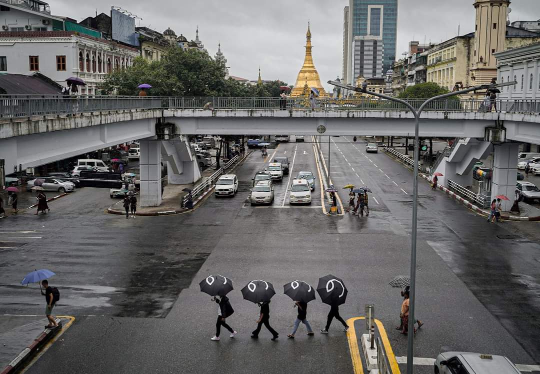 MayWongST's tweet photo. From opposing 1 #military rule to another. #Myanmar citizens in the country &amp; around the world like in London &amp; New York gather to mark August 8 as 34 years ago in 1988, citizens then also protested to take down the military government
#8888UprisingIn2022 #WhatsHappeningInMyanmar https://t.co/2ajd0nxhWk