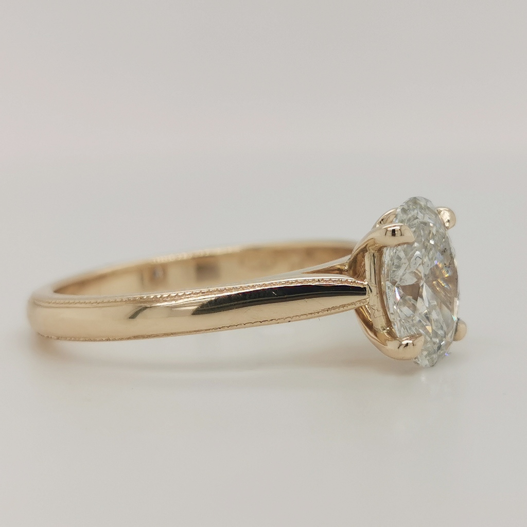 BillHicksDesign's tweet image. This 2ct Oval Diamond Solitaire and matching wedding ring with heirloom diamonds came back for a polish and claw check last week.
Looking just as beautiful as when they were wed just before the pandemic!