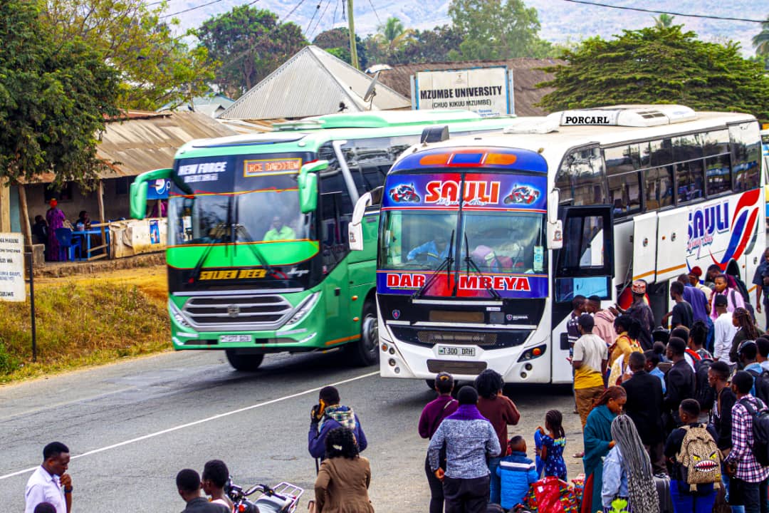 kirigitim's tweet photo. ππππππππππ
Kwa abiria wanaotegemea kusafiri ndani ya week hii kutoka Mbeya kwenda mikoa mingine, ni vema wakafanya booking mapema ya bus ili kuondoa usumbufu wa safari kutokana na bus ni chache sana ukilinganisha na ugeni uliopo jiji la mbeya!
#mbeya_88_day #simba_day https://t.co/QEUpgYmYkZ