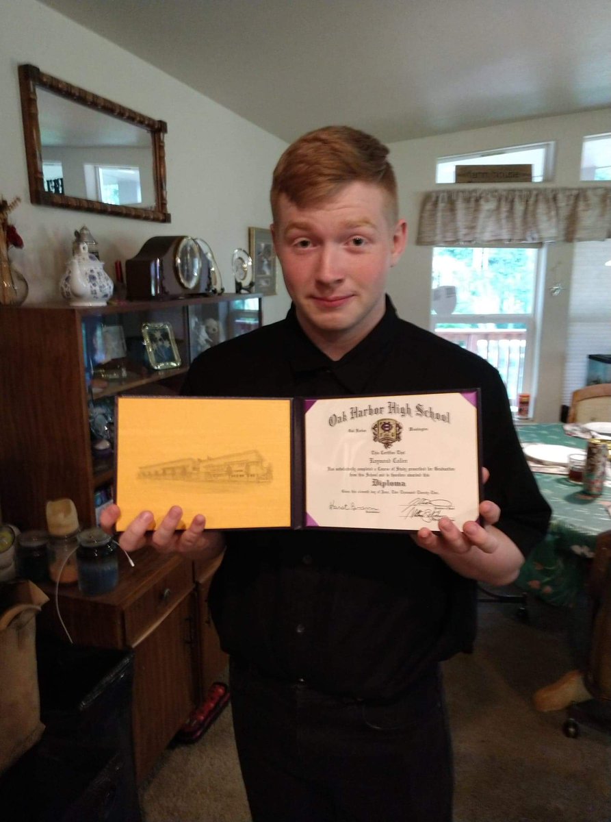 mistychatman85's tweet photo. Congratulations 👏 son for graduating highschool I'm so proud of my son.
Class of 2022 https://t.co/bKnTDuxOoD